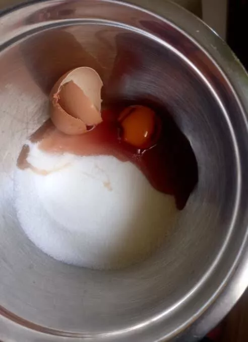 Unseen world stunning new perspectives - #14 A seemingly bloody egg once cracked open