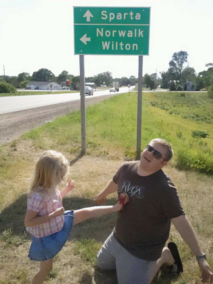 Funny vacation pictures a hilarious trip - #30 My friend and his daughter on vacation