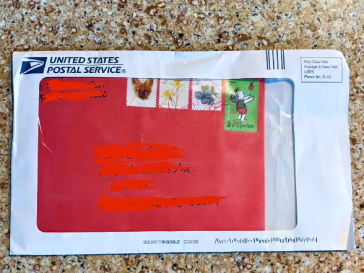 Feeling bad these folks have it worse - #12 How a postal worker delivers a card after taking a gift card Feeling bad these folks have it worse - #12 How a postal worker delivers a card after taking a gift card