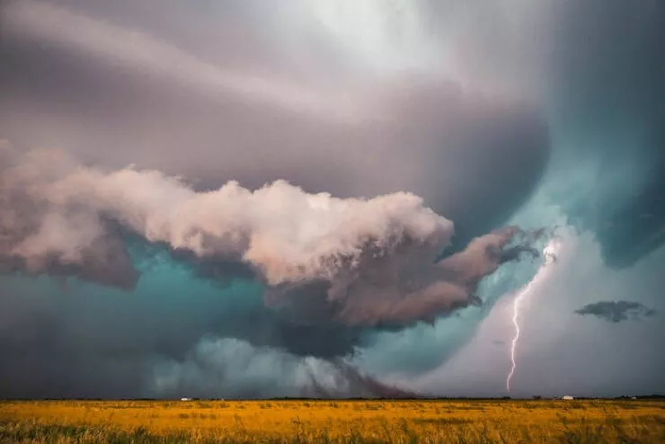 Best color photos from the refocus contest - #2 A supercell storm, powerful and majestic