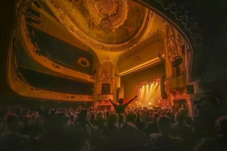 Best color photos from the refocus contest - #31 A gathering at the Issac Theatre Royal