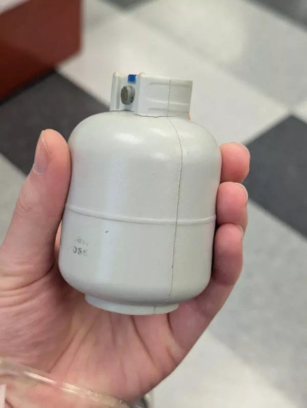 Des photos geniales a partager sans moderation - #21 Une balle anti-stress qui ressemble à une bouteille de propane