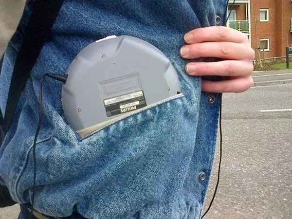 Ces vieilles technologies qui meritent un retour - #5 Le lecteur de CD portable, l'ancêtre du streaming