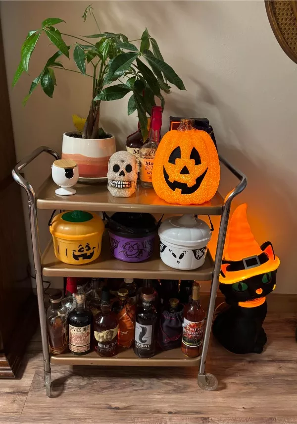 Autumnal vibes and spooky times - #14 Now that's what a bar should look like Autumnal vibes and spooky times - #14 Now that's what a bar should look like