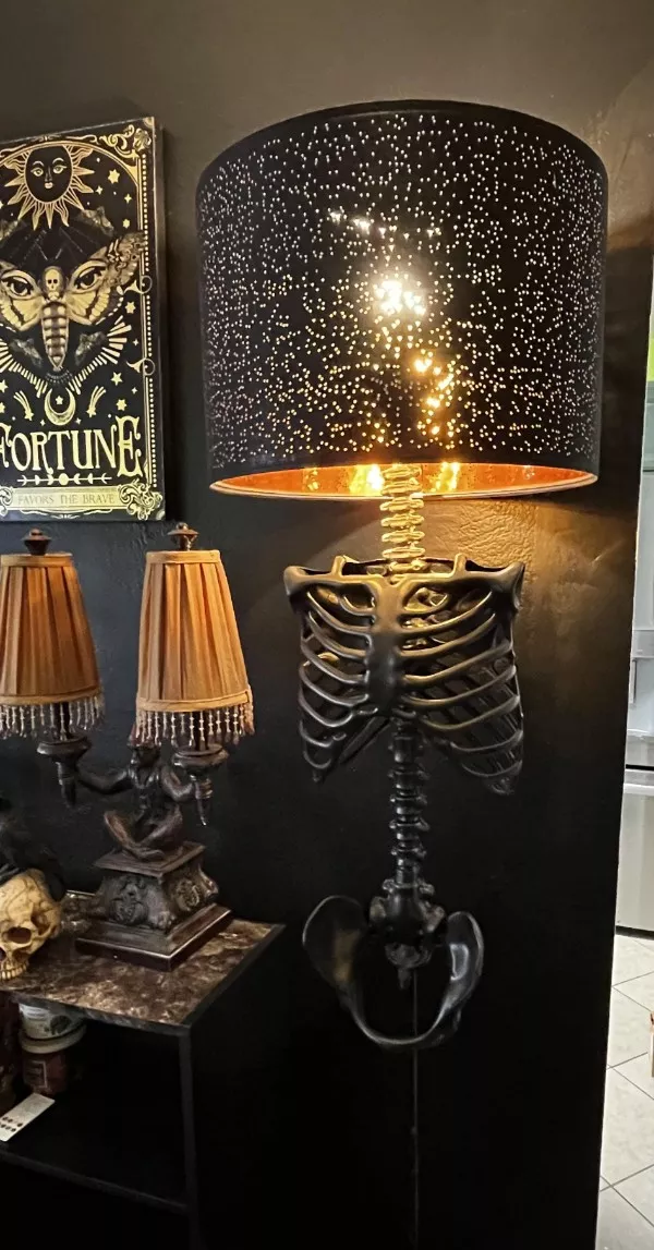 Autumnal vibes and spooky times - #15 Homemade skeleton lamps for a cheap price Autumnal vibes and spooky times - #15 Homemade skeleton lamps for a cheap price