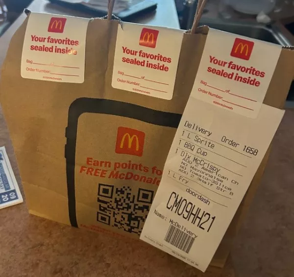 Ces gens qui passent une pire journee que vous - #21 J'ai commandé des tacos et reçu un mauvais McDonald's