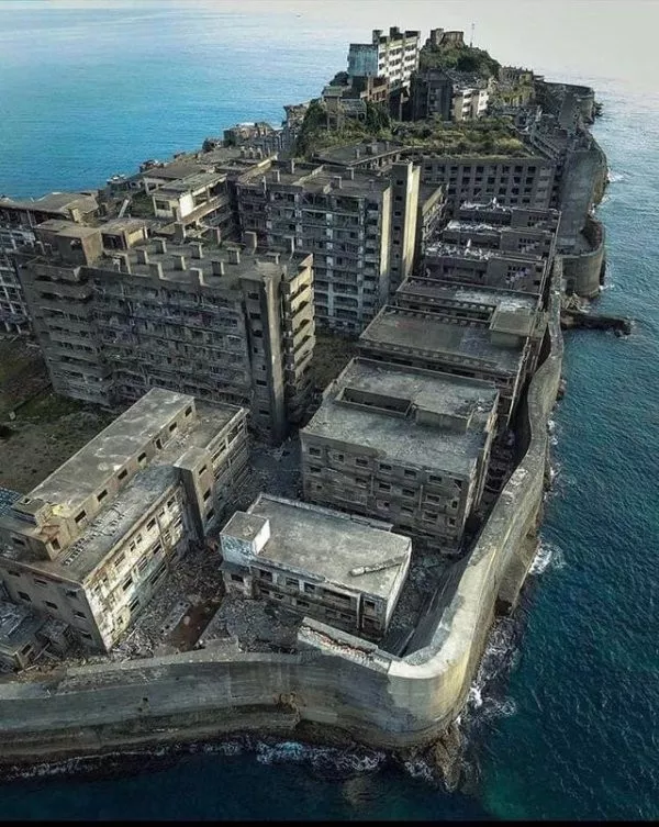 Ces lieux abandonnes qui valent le detour - #11 Le complexe minier abandonné de l'île de Hashima