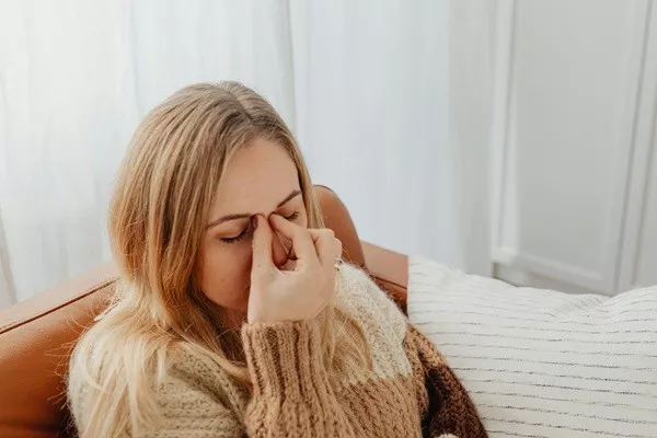 You look like you need random facts - #9 You cannot hum while holding your nose
