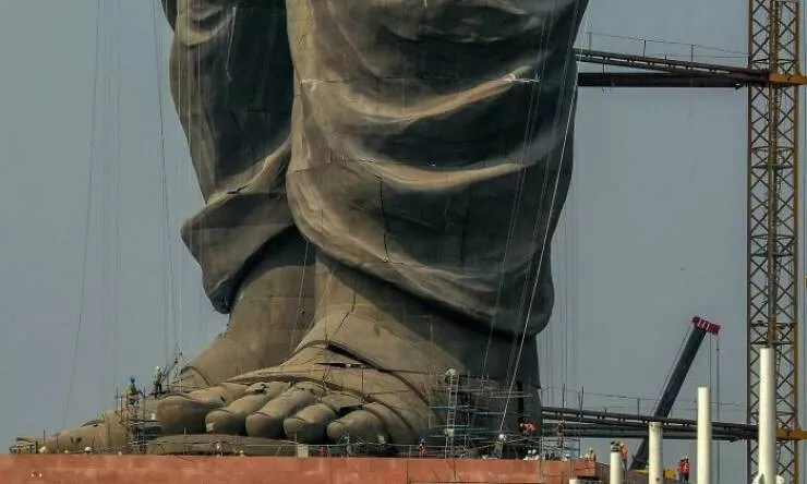 Size comparisons humans as the yardstick - #45 Statue of Unity is four times taller than Statue of Liberty