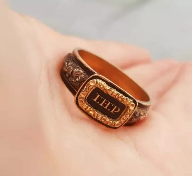 Internet detectives mysteries and antique objects - #12 I found this unusual ring in my backyard Internet detectives mysteries and antique objects - #12 I found this unusual ring in my backyard