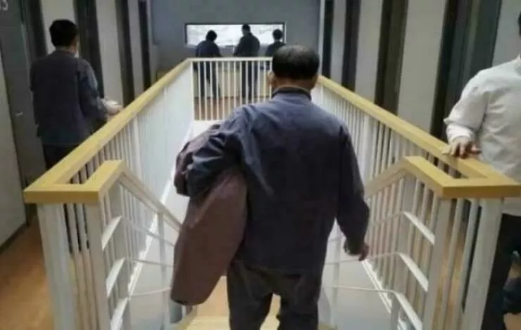 Photos et faits qui changent la perspective - #23 La retraite sud-coréenne pour se déconnecter dans des cellules Photos et faits qui changent la perspective - #23 La retraite sud-coréenne pour se déconnecter dans des cellules