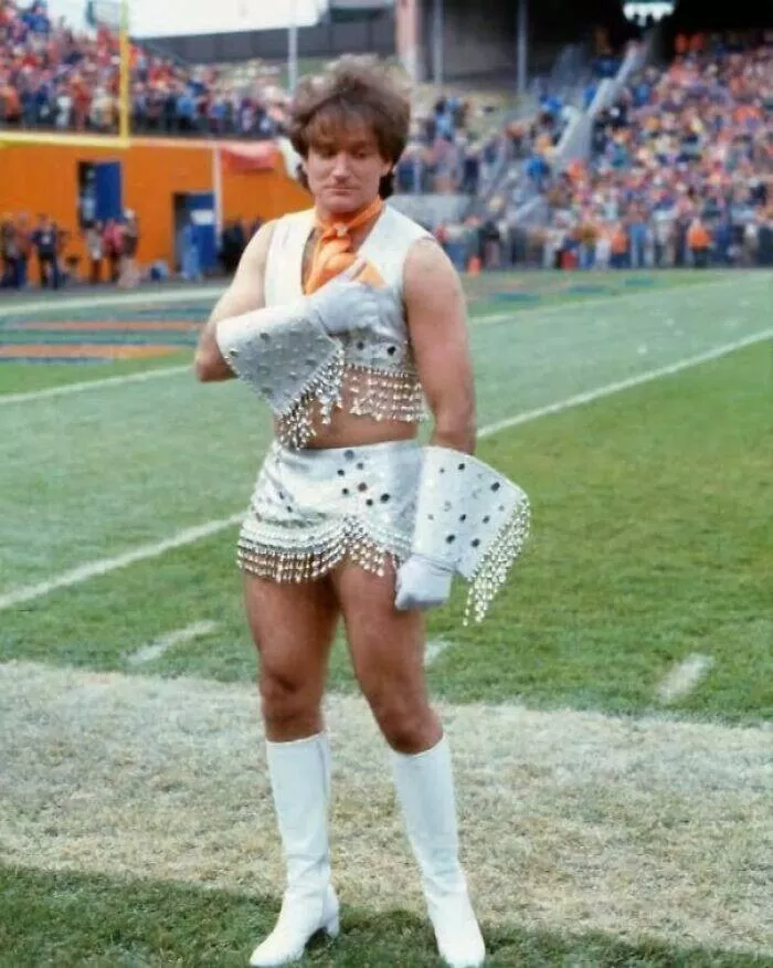 Photos and facts that change your perspective - #26 Robin Williams as a Broncos Cheerleader in 1979 Photos and facts that change your perspective - #26 Robin Williams as a Broncos Cheerleader in 1979