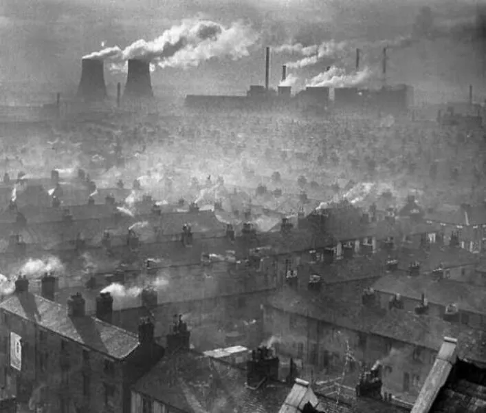 Photos and facts that change your perspective - #35 Leicester, UK, 1950s: Coal was the number one energy source Photos and facts that change your perspective - #35 Leicester, UK, 1950s: Coal was the number one energy source