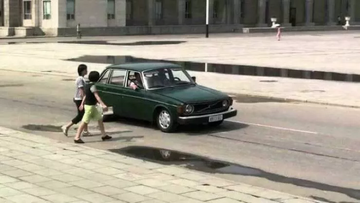 Photos et faits qui changent la perspective - #40 La Corée du Nord doit 300M$ à la Suède pour des Volvos Photos et faits qui changent la perspective - #40 La Corée du Nord doit 300M$ à la Suède pour des Volvos