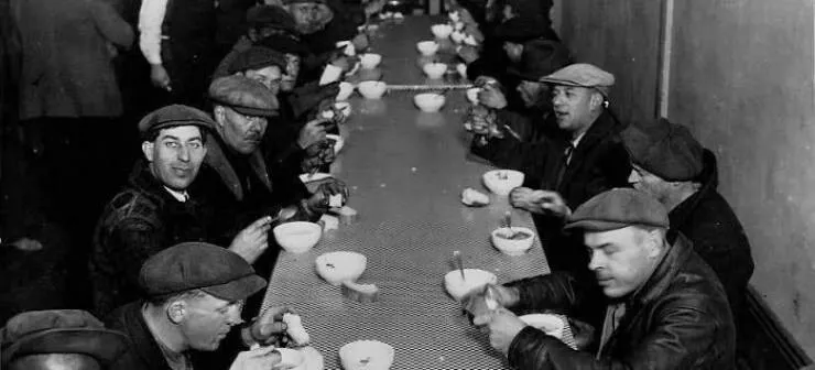 Photos and facts that change your perspective - #7 Mobster Al Capone ran a huge soup kitchen during the Depression Photos and facts that change your perspective - #7 Mobster Al Capone ran a huge soup kitchen during the Depression