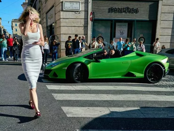Le meilleur de la photographie de rue 2025 - #14 Finaliste : La Dolce Vita par Sandro Matarrelli, Italie