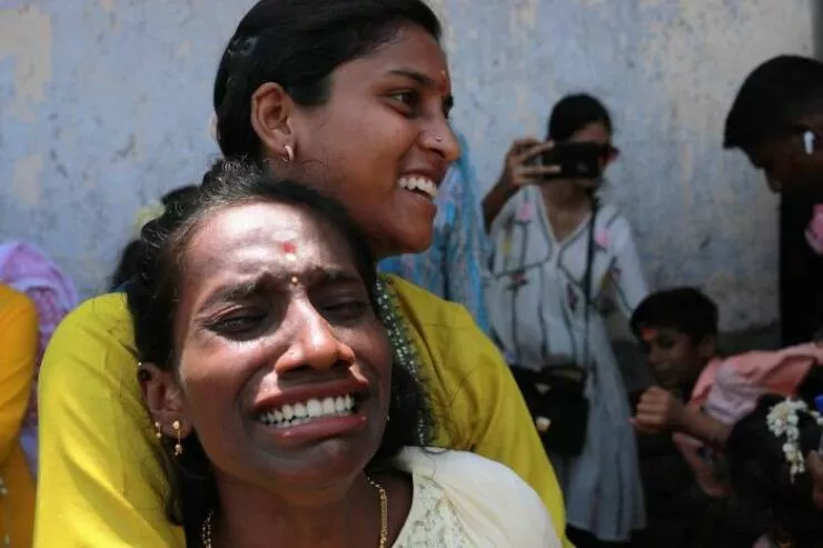Le meilleur de la photographie de rue 2025 - #40 Finaliste : Deux émotions par Shrikanth Poojari, Inde Le meilleur de la photographie de rue 2025 - #40 Finaliste : Deux émotions par Shrikanth Poojari, Inde