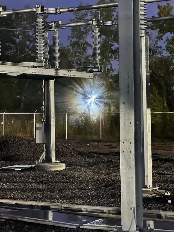Mildly satisfying mildly awesome moments - #23 Weird atmosphere effect while working at a Substation Mildly satisfying mildly awesome moments - #23 Weird atmosphere effect while working at a Substation