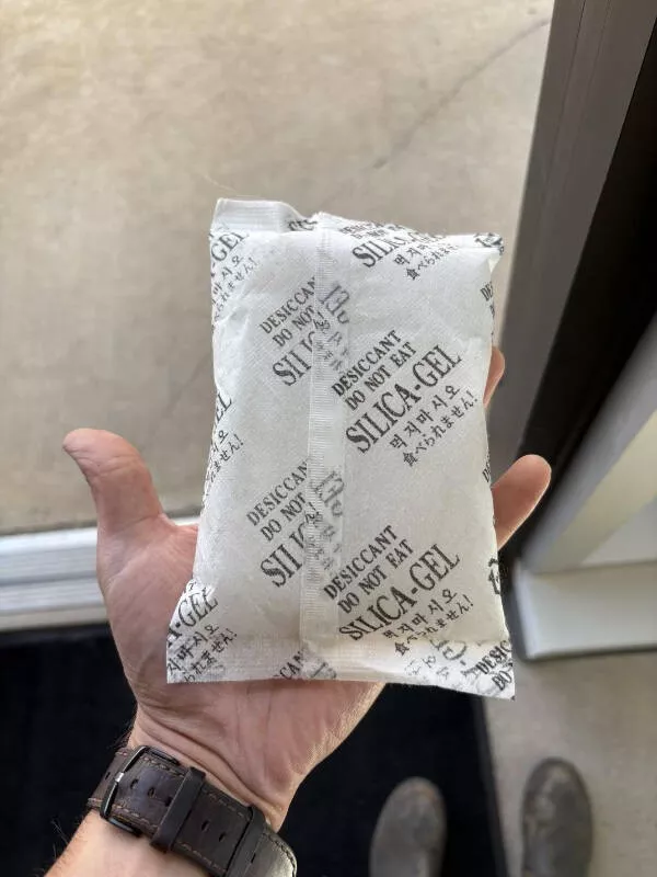 Mildly satisfying mildly awesome moments - #7 This is the largest desiccant package I've ever seen