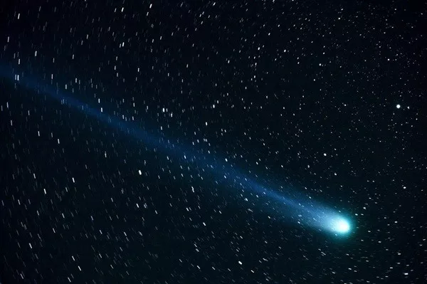 Useless facts youll definitely forget - #15 Comets reportedly smell like rotten eggs