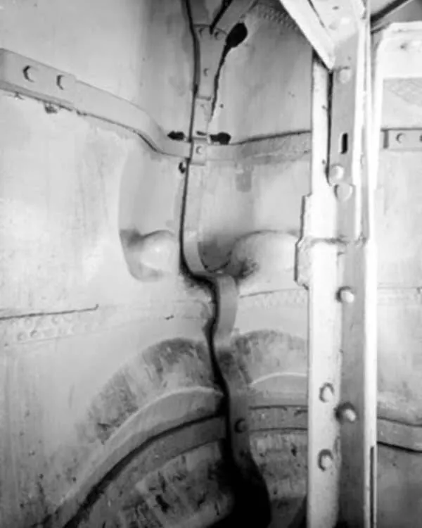 Incredible shots that bend your brain a little - #10 The face of the Statue Of Liberty looks like this from inside Incredible shots that bend your brain a little - #10 The face of the Statue Of Liberty looks like this from inside