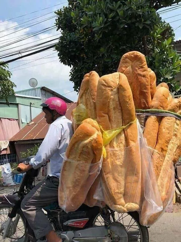 Coups de folie visuelle qui tordent lesprit - #24 Et les baguettes peuvent être absolument gigantesques Coups de folie visuelle qui tordent lesprit - #24 Et les baguettes peuvent être absolument gigantesques