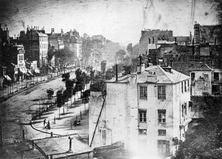 Incredible shots that bend your brain a little - #3 The first-ever photo to feature a person, taken in 1838 Incredible shots that bend your brain a little - #3 The first-ever photo to feature a person, taken in 1838