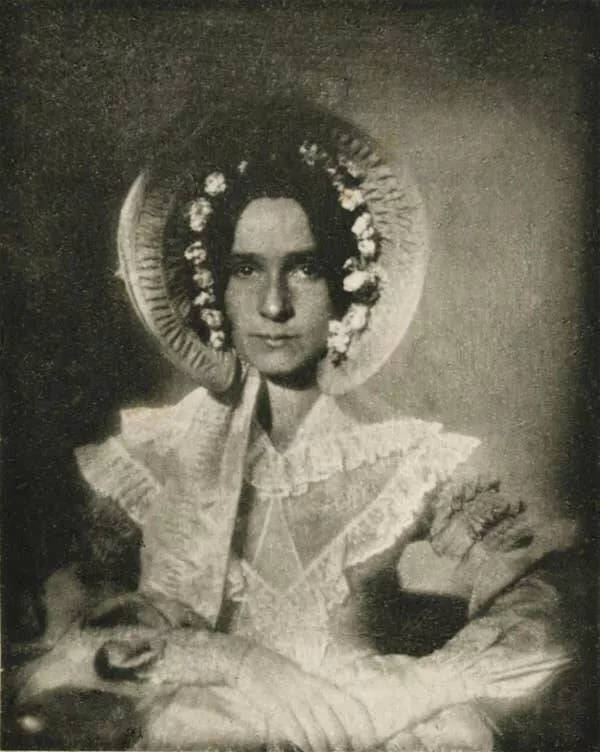 Incredible shots that bend your brain a little - #5 Dorothy Catherine Draper, the first photo of a woman ever (1840) Incredible shots that bend your brain a little - #5 Dorothy Catherine Draper, the first photo of a woman ever (1840)