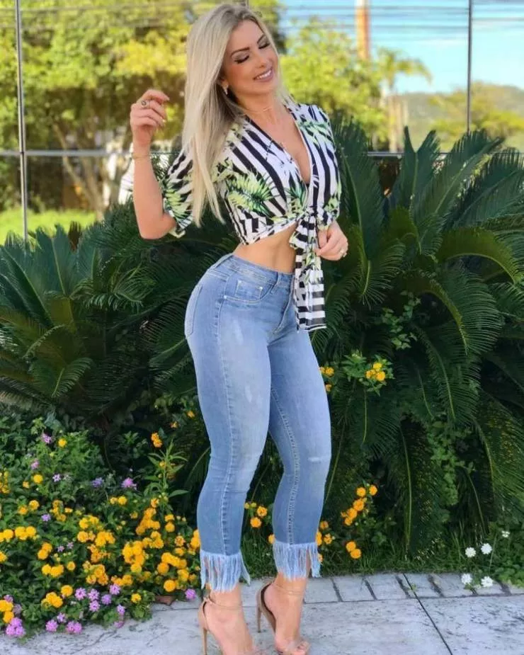 De jolies filles en jeans moulants sexy - #15 De jolies filles en jeans moulants sexy - #15