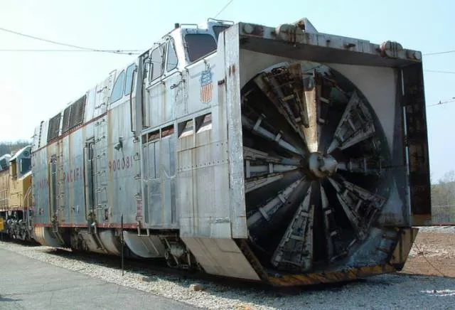 Impressive giant machines