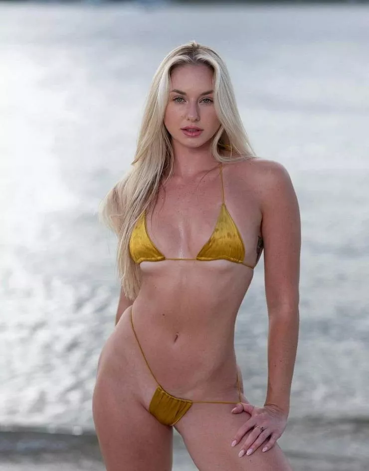 La saison des bikinis ne se termine pas - #28 