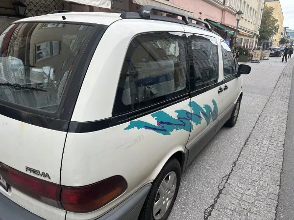 Awesome interesting pics to share now - #11 This white van with the classic ’90s paper cup design on it