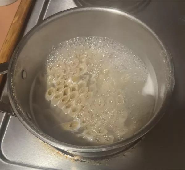 Awesome interesting pics to share now - #25 Came back to the stove to find all my penne standing vertically