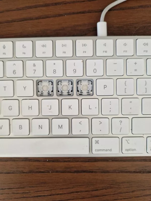 Fail oclock hilarious mistakes - #13 “Tried to clean my keyboard with a vacuum.” Fail oclock hilarious mistakes - #13 “Tried to clean my keyboard with a vacuum.”