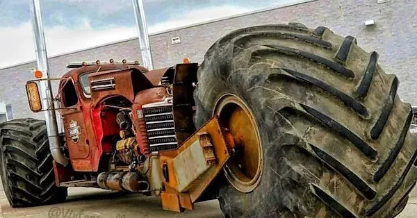 Crazy trucks and unlikely moments - #24 Crazy trucks and unlikely moments - #24