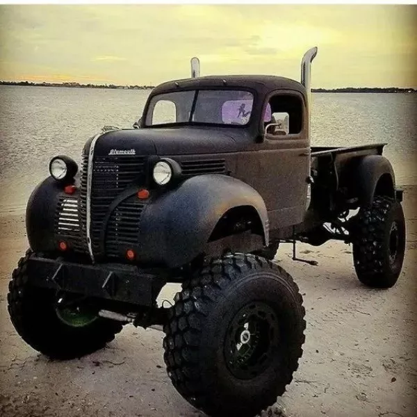 Crazy trucks and unlikely moments - #3  Crazy trucks and unlikely moments - #3