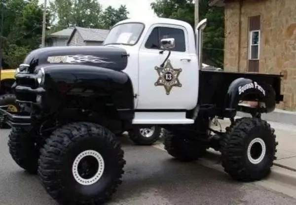 Crazy trucks and unlikely moments - #30 Crazy trucks and unlikely moments - #30