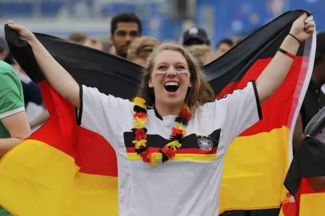 Most sexiest female football fans - #29 