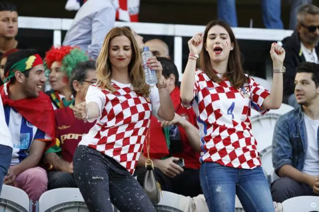 Most sexiest female football fans - #47 