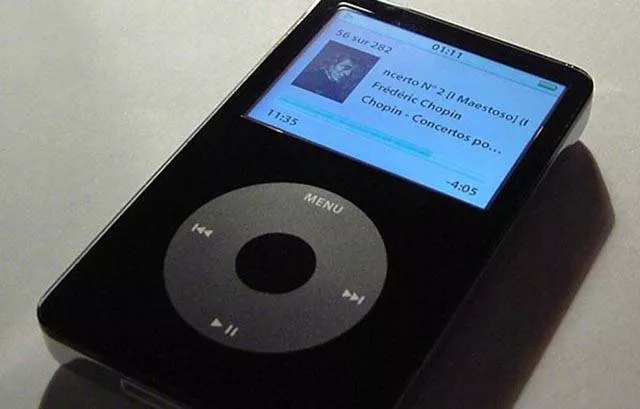 Nostalgia of the 2000s fashion tech and culture - #22 