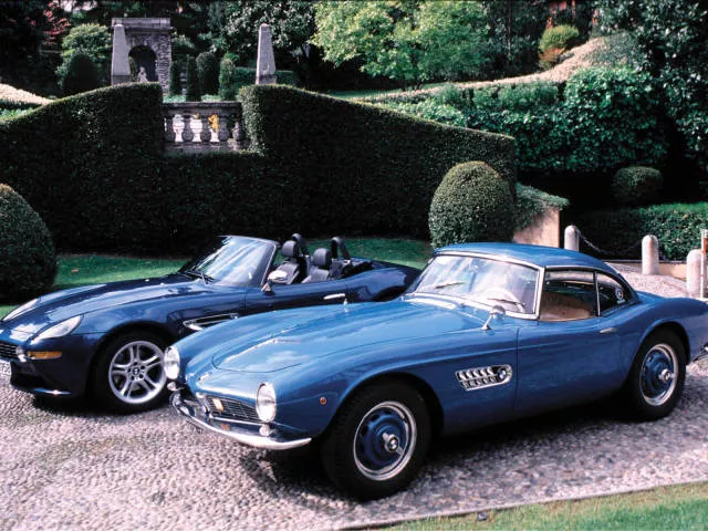 44 voitures classiques vs leurs versions modernes - #43 