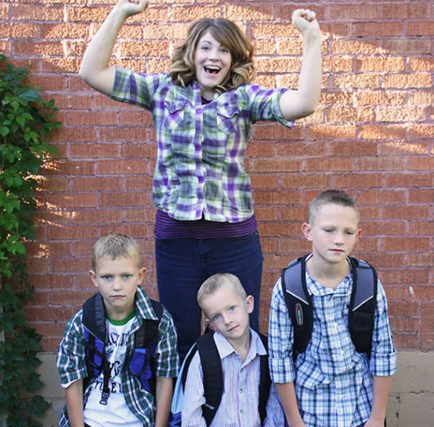 Ces parents fetent la rentree de leurs enfants  - #19 