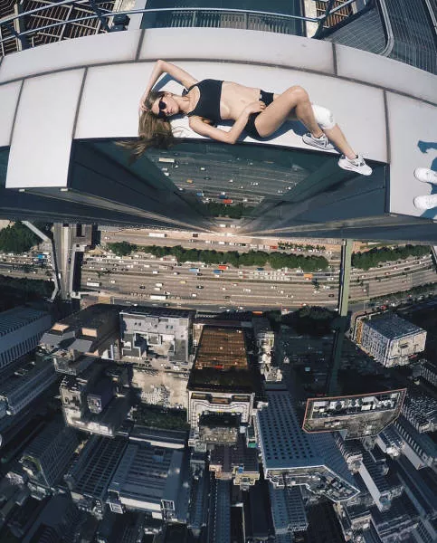 She risked her life for superb shots - #2 