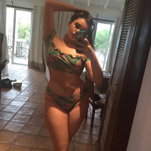 Skinny or curvy  - #10 