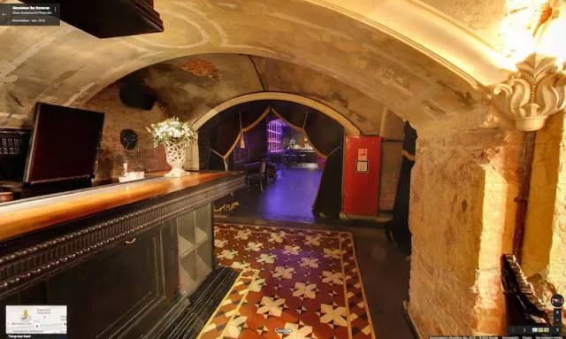 Il semble comme un bar ordinaire mais il y a plus a ce que vous pensez - #9 