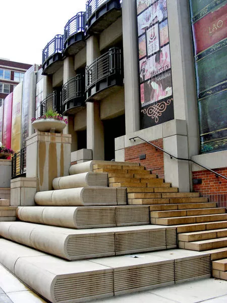 Public benches with surprising designs - #22 