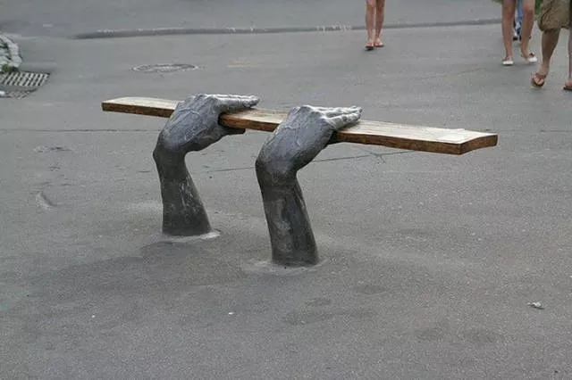 Public benches with surprising designs - #5 